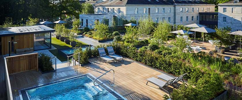 Roof Top Spa and Garden